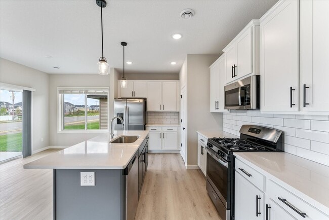 Interior Photo - Acclaim of Woodbury – Modern Living, Thoug...