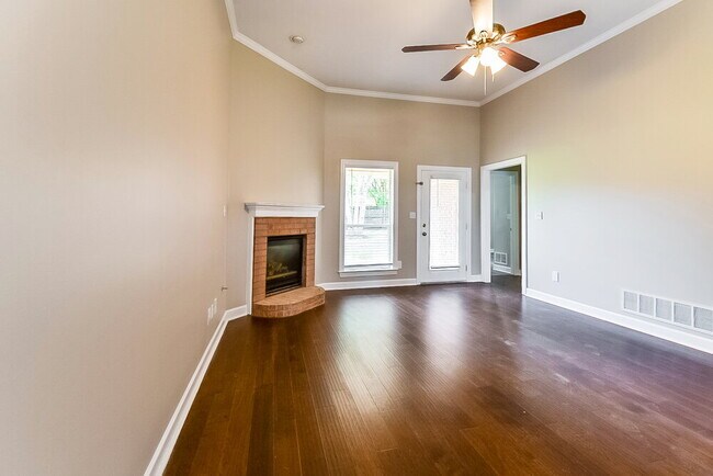 Foto del edificio - 4494 Graystone Dr