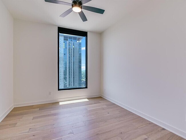 Foto del edificio - 84 East Ave