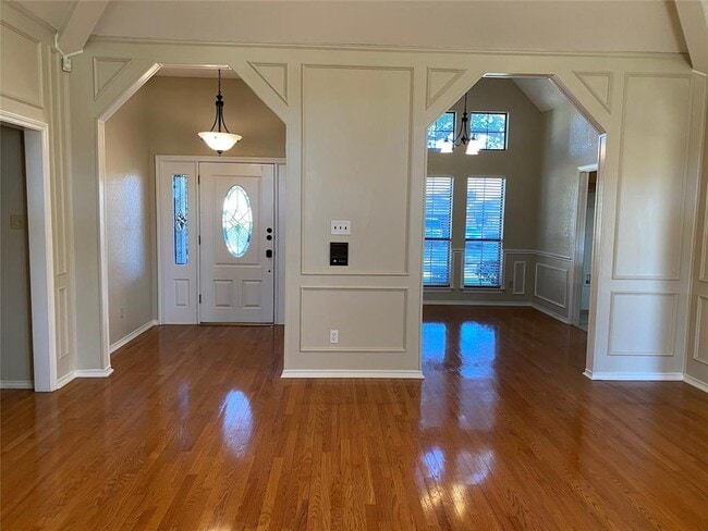 Building Photo - 1102 Shady Oak Trail