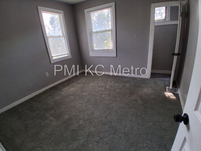 Building Photo - 4607 Olive St