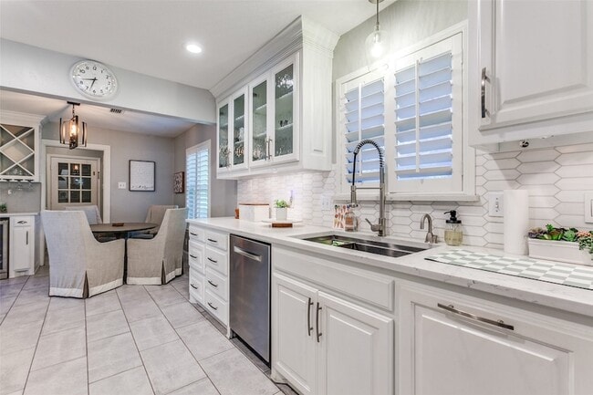Building Photo - 413 Canyon Creek Dr