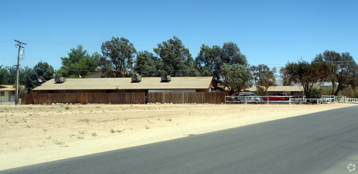 Building Photo - 13584 Yakima Rd