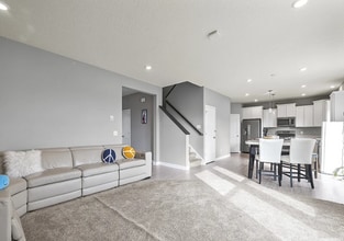 Building Photo - 15985 Sapphire St NW