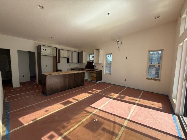 Building Photo - NYB-671