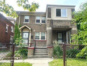 Building Photo - 2531 Pingree St