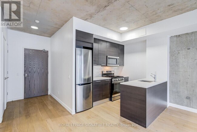 Photo du bâtiment - 90 Broadview Ave