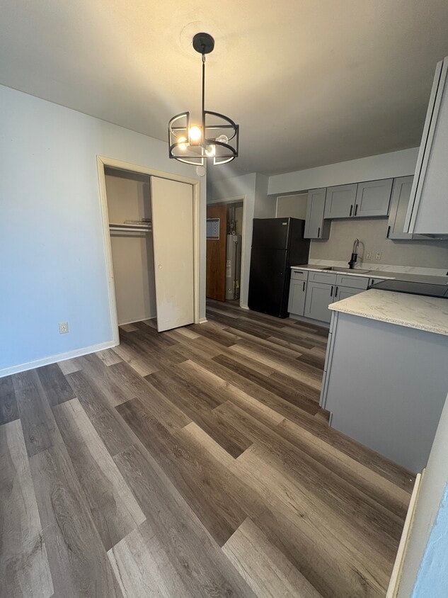 Building Photo - 803 Hurricane St