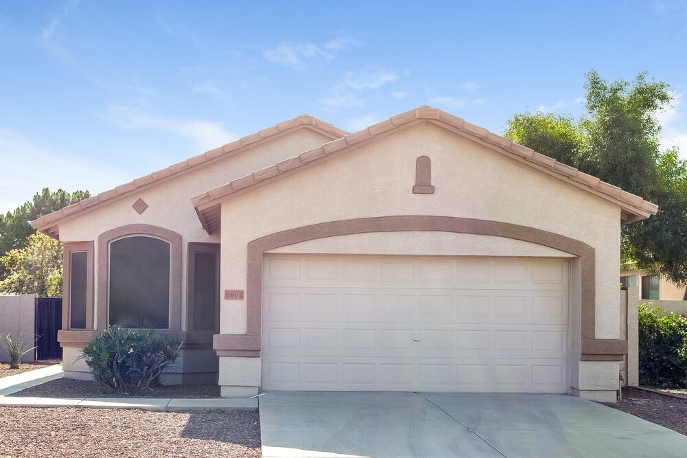 Primary Photo - 6601 W Lawrence Ln