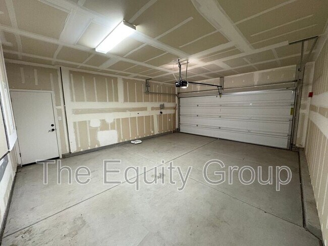 Building Photo - 551 Montana De Oro St