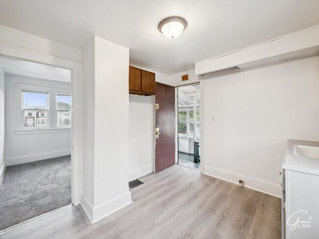 Foto del edificio - 14702 Winthrop St