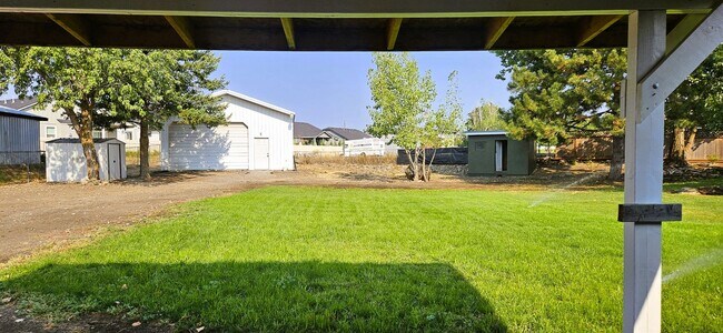 Building Photo - 3 bedroom Post Falls Home with 30x30 Shop