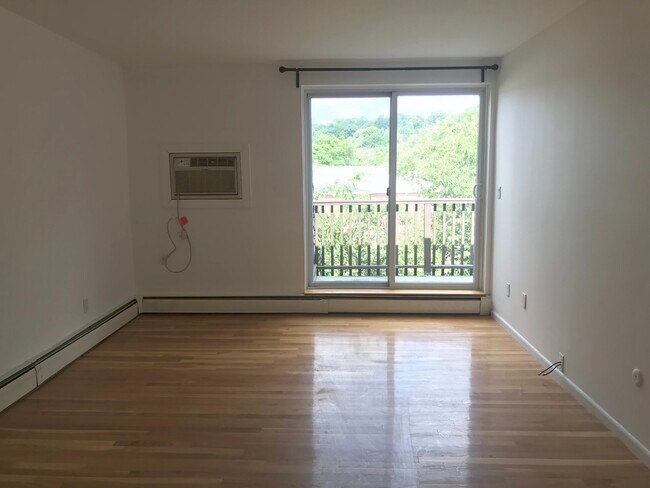 Foto del edificio - 142 Kenrick St