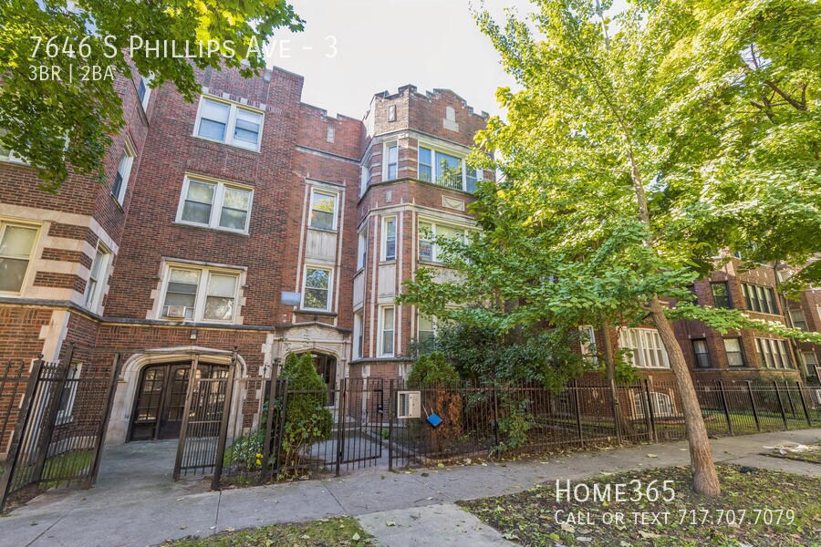 Primary Photo - Must-see 3 Bedroom Multi-Family - Ready fo...