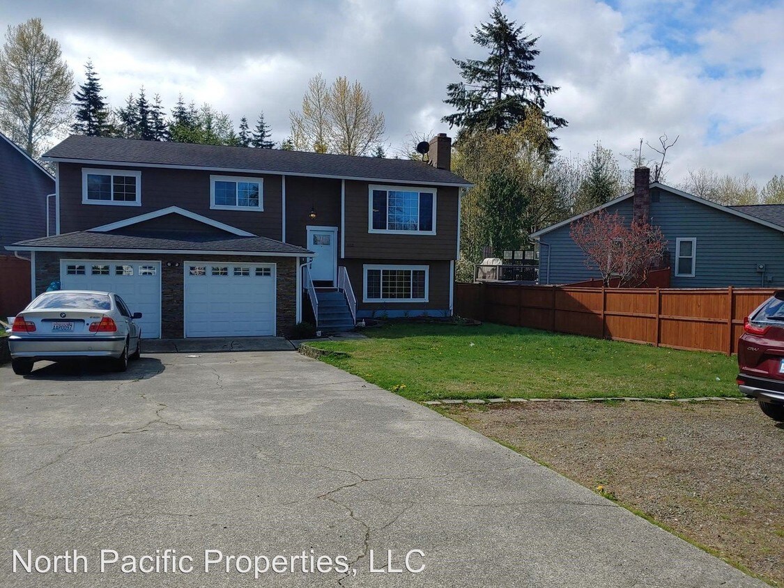 Primary Photo - 4 br, 3 bath House - 512 75th Pl SW