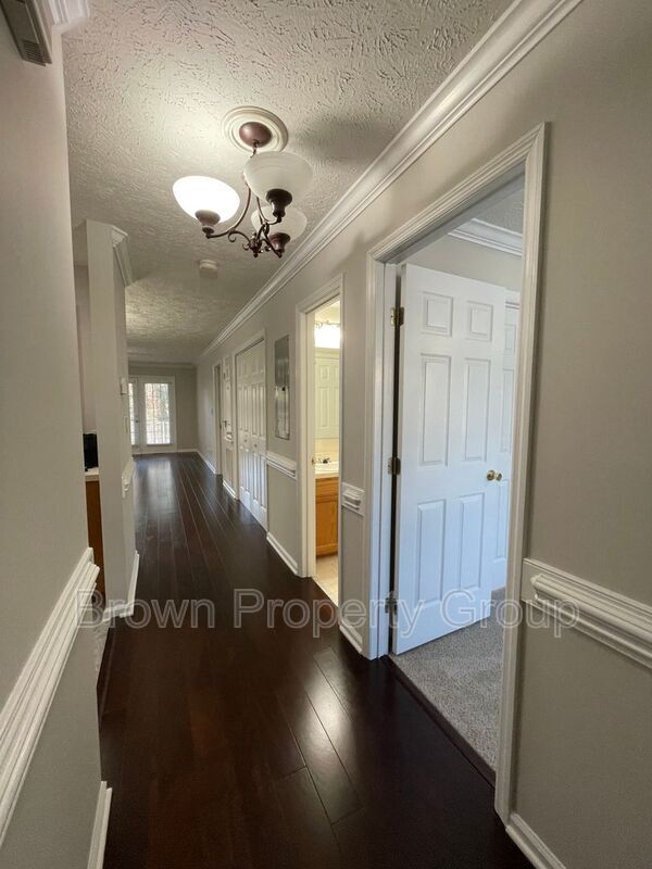 Foto del edificio - 3401 Lainey Ln