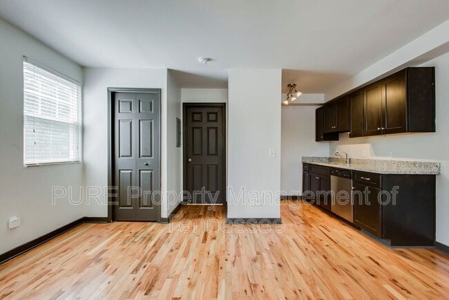 Building Photo - 517 Veritas Street