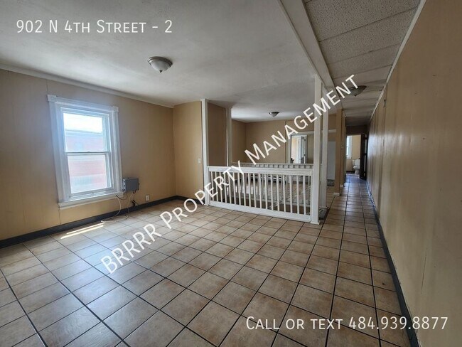 Building Photo - 902 N 4th St