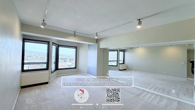 Building Photo - Bright 1 bedroom condo with spectacular views on the 25th floor!