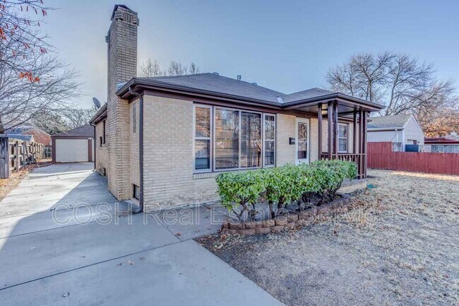 Building Photo - 1620 N Perry Ave