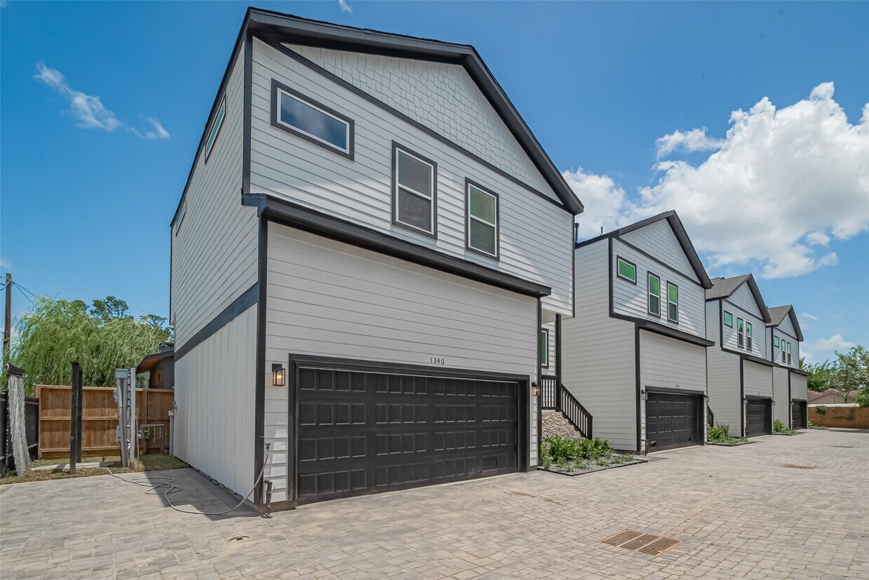 Foto principal - 1340 W 24th St