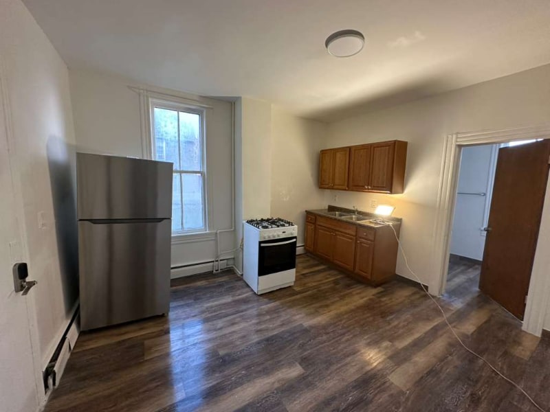Photo - 1288 W 83rd St (Cleveland, OH)