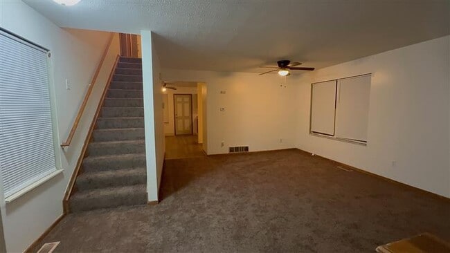 Foto del edificio - 12400 Auburndale Ave