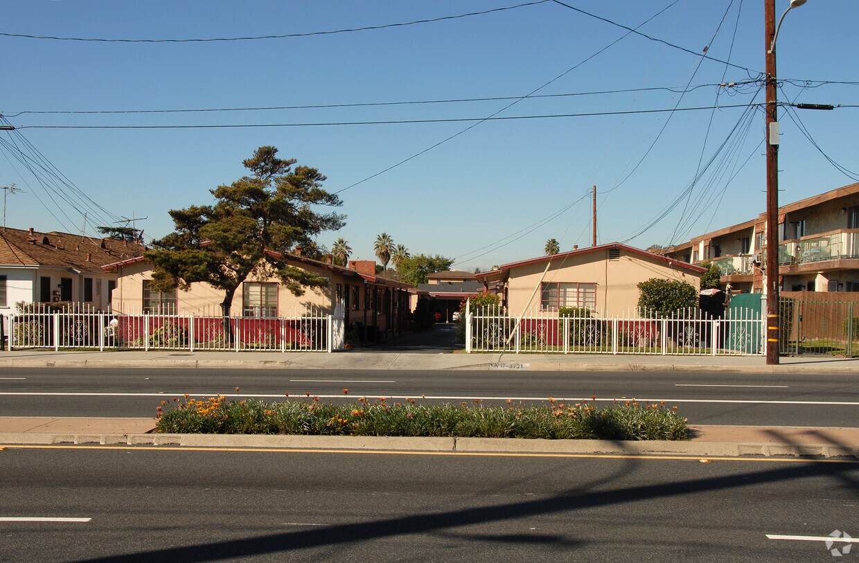 Primary Photo - 3717 Rosemead Blvd