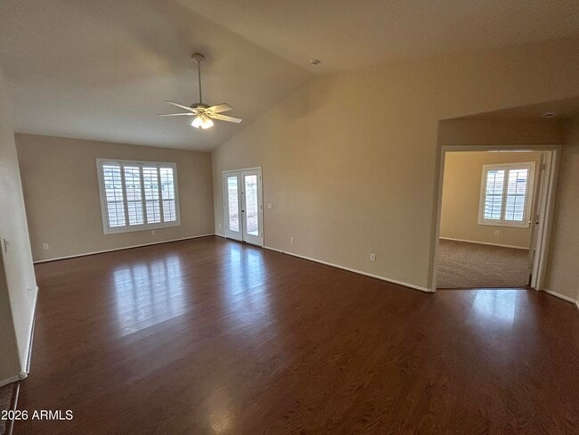 Foto del edificio - 12813 W Palm Ln