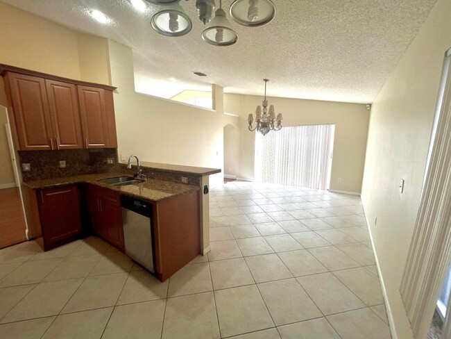 Foto del edificio - 10614 Crystal Cove Ln