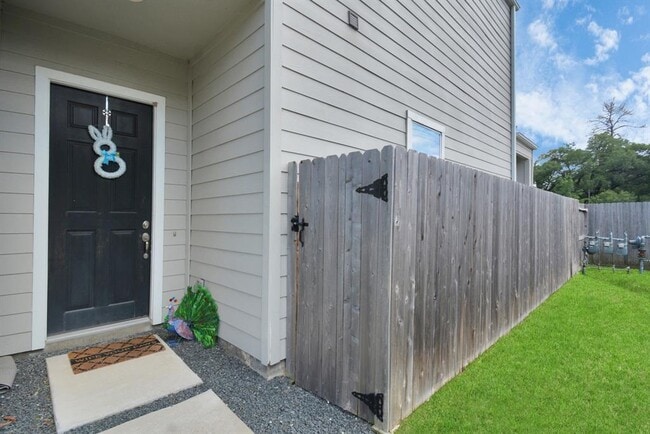 Building Photo - 8821 Hollister Pine Ct