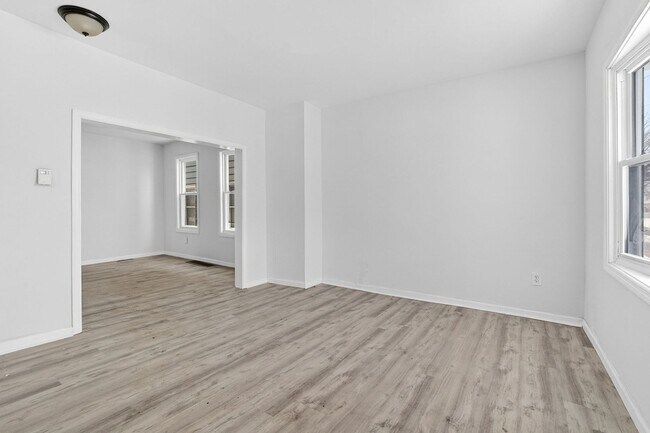 Foto del edificio - 398-400 N. Maple Ave