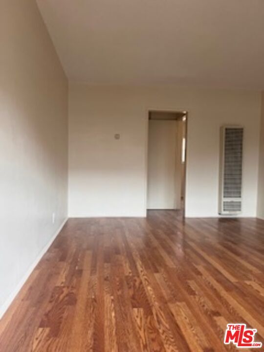 Foto del edificio - 2635 W Imperial Hwy