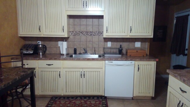 Foto del edificio - 107 W 14th Ave