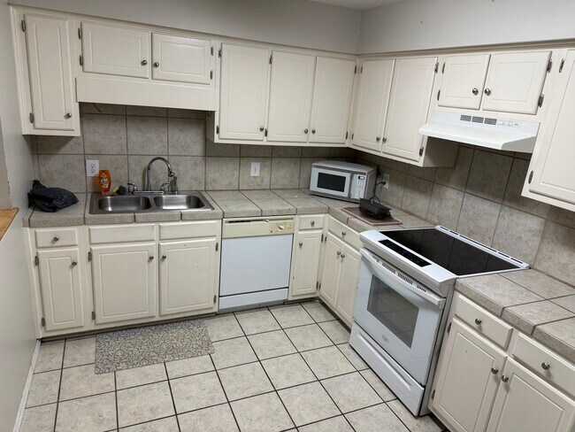 Foto del edificio - 720 Coventry Ln