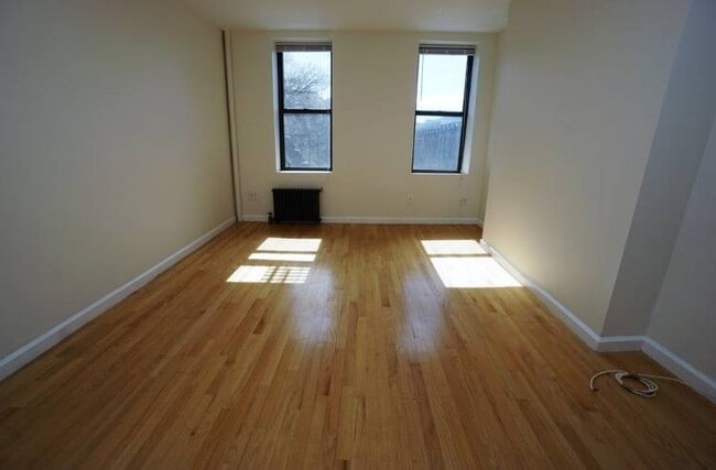 Foto del edificio - 3093 Fulton St