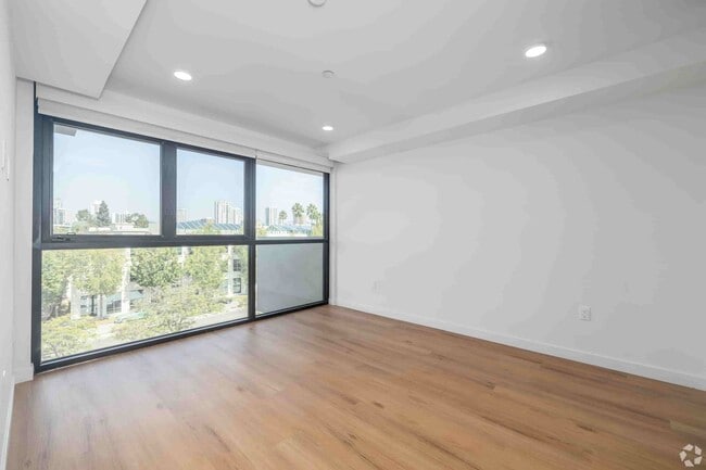 Building Photo - Clad LA