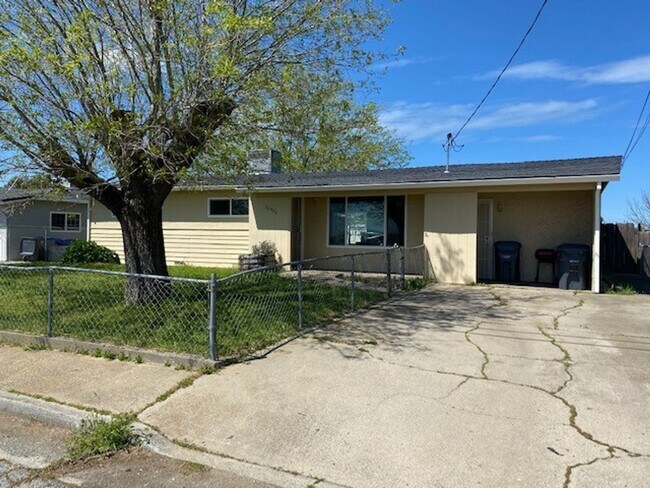 Foto del edificio - 3 Bedroom 1 Bath Home with bonus room