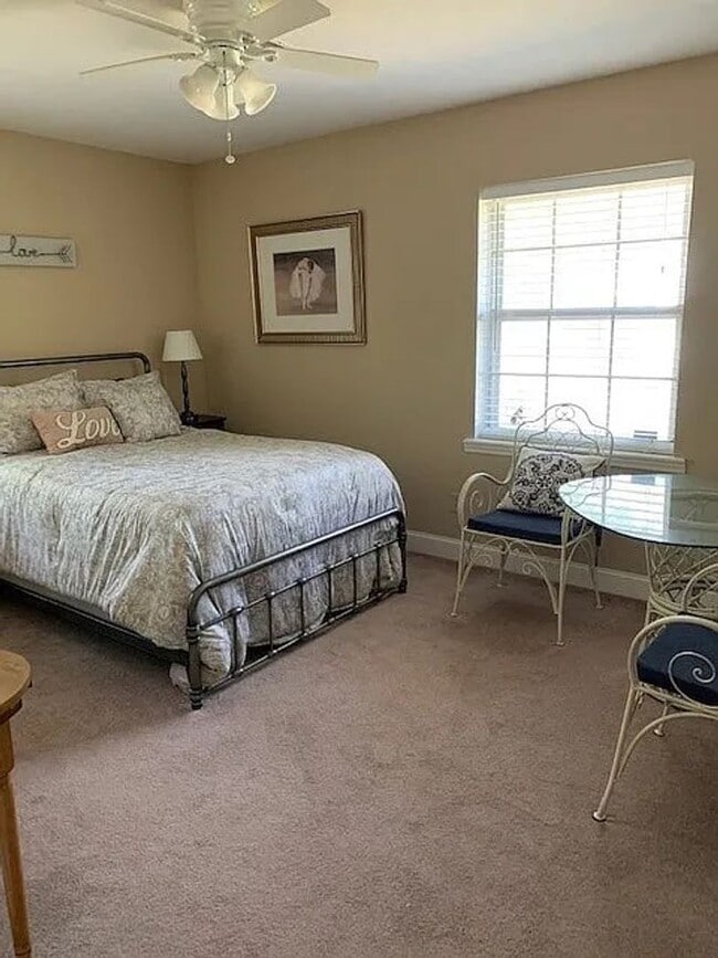 Building Photo - Gorgeous Home in the Heart Of Auburn!