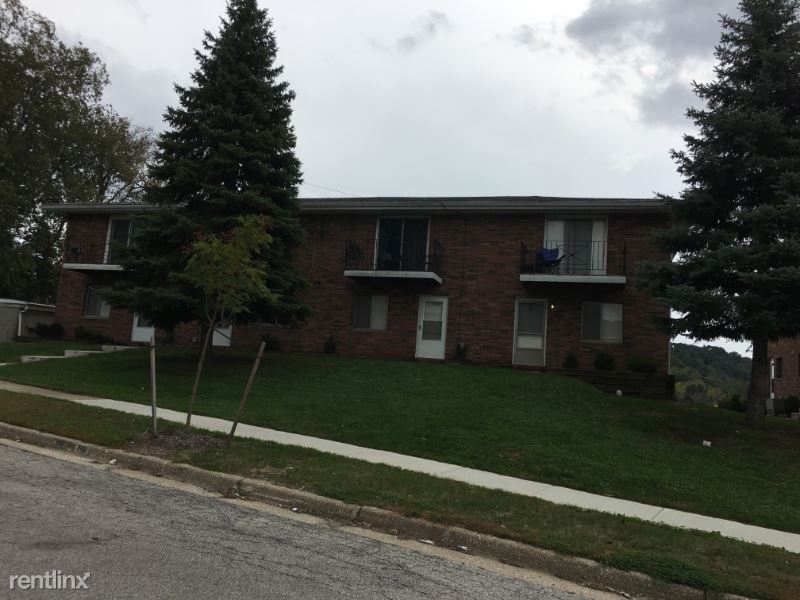 Foto principal - 2 br, 1.5 bath Townhome - 700 Edwards Ave