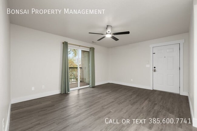 Building Photo - 8096 N Ridge Loop E