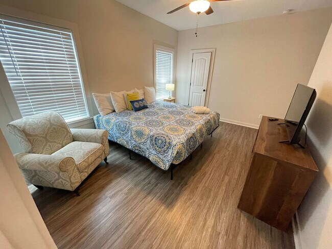 Foto del edificio - 410 N C St