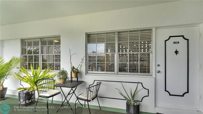 Foto del edificio - 5200 NE 24th Terrace