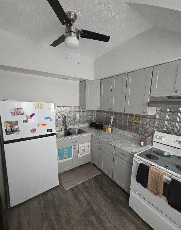 Foto del edificio - 3218 W 112th St