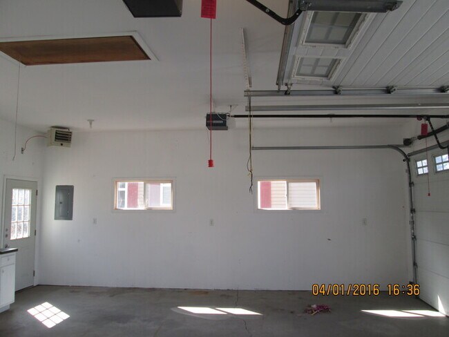 Building Photo - 919 Letnes Dr