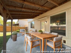 Foto del edificio - 2149 Hazelwood Dr