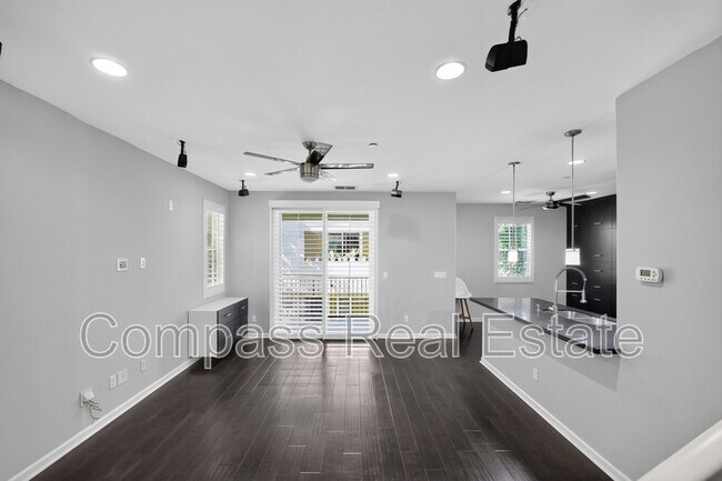 Foto del edificio - 1322 Nestwood Way
