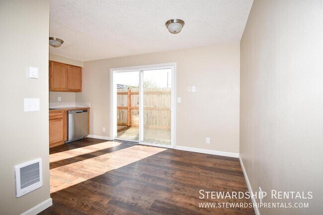 Building Photo - 1162 Grant Alley