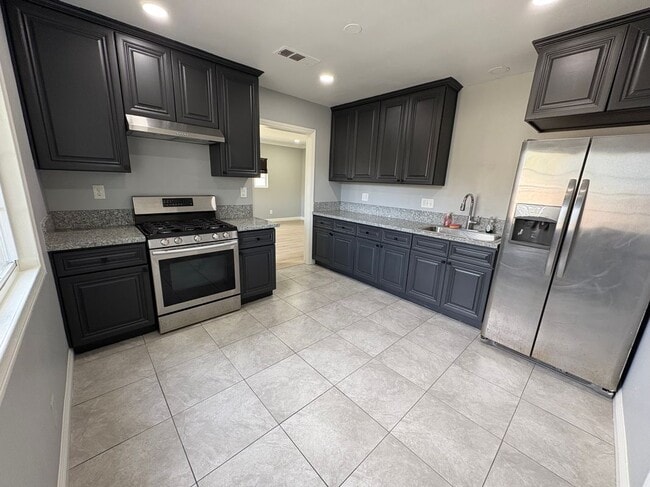 Building Photo - 4925 Chino Ave