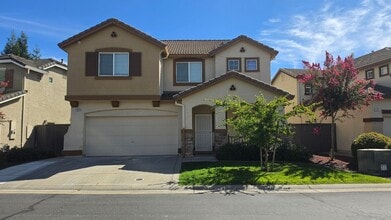 Building Photo - 1483 Grey Bunny Dr